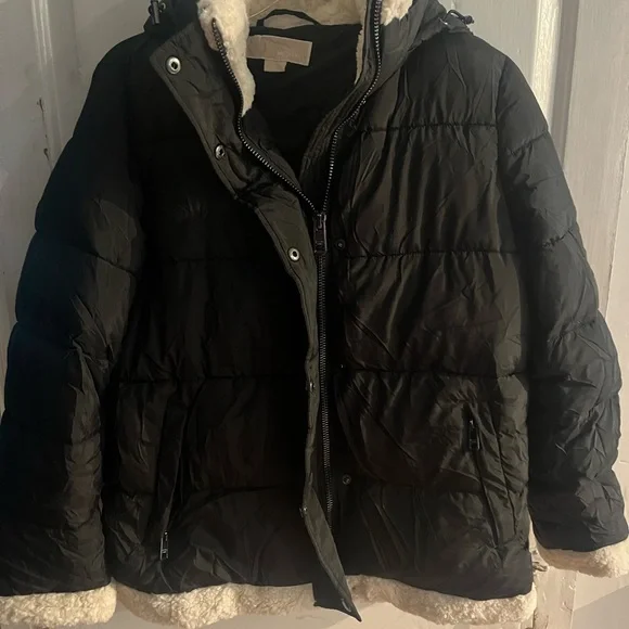 Michael Kors Black Jacket with Tan Label - Picture 1 of 4